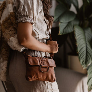 Asta - The Shoulder Handbag -Cognac