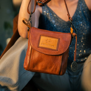 Volcano - The Crossbody -Cognac