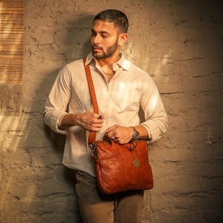 Maddox - The Laptop Bag -Cognac