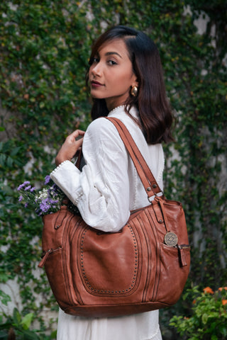 Lucy - The Handbag -Cognac