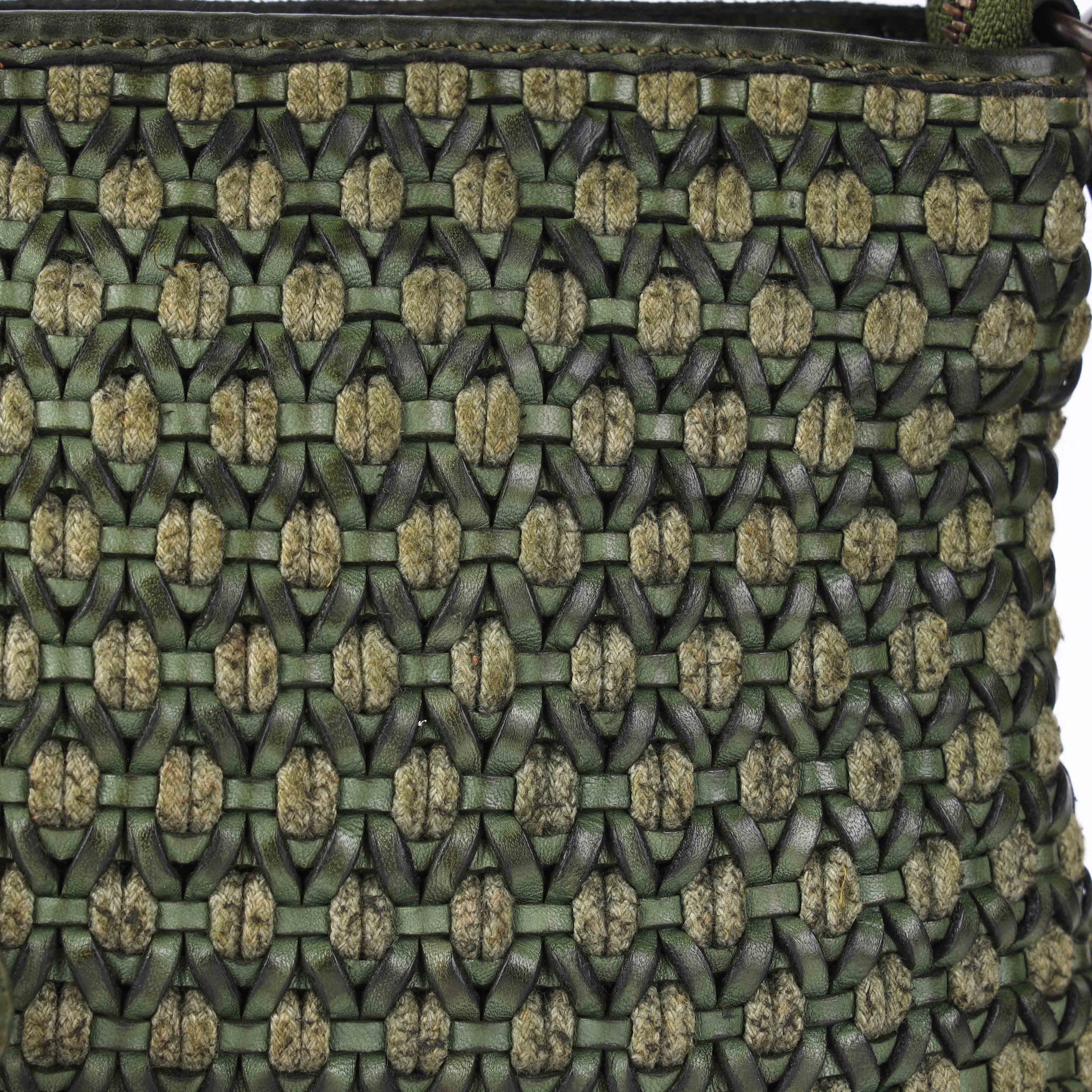 Itzel - The Crossbody