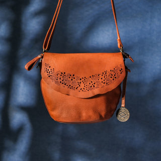 Clarissa - The Sling -Cognac