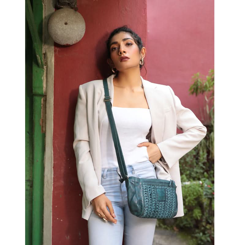 Ivy-The Small Slingbag