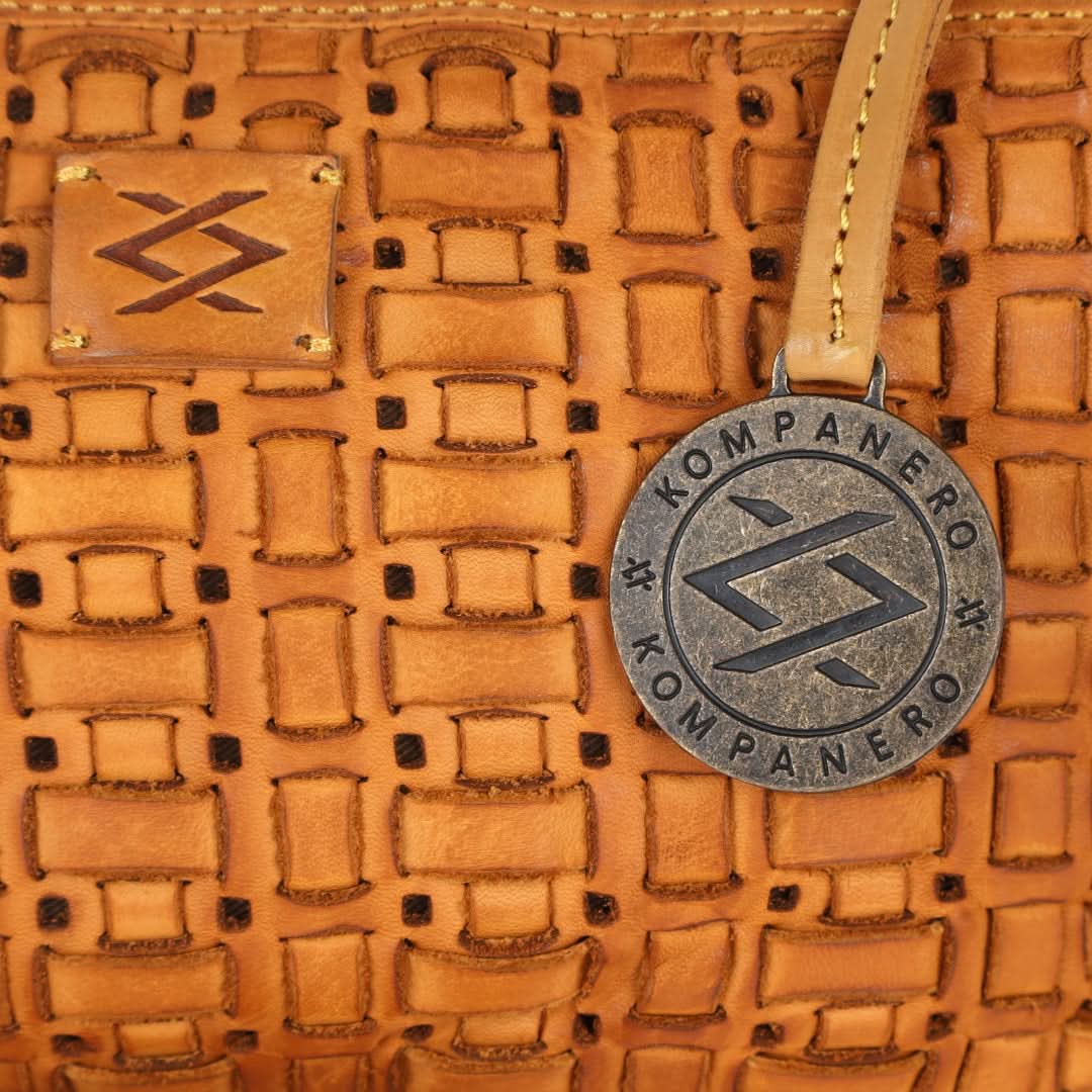 Erica - Small Sling Bag