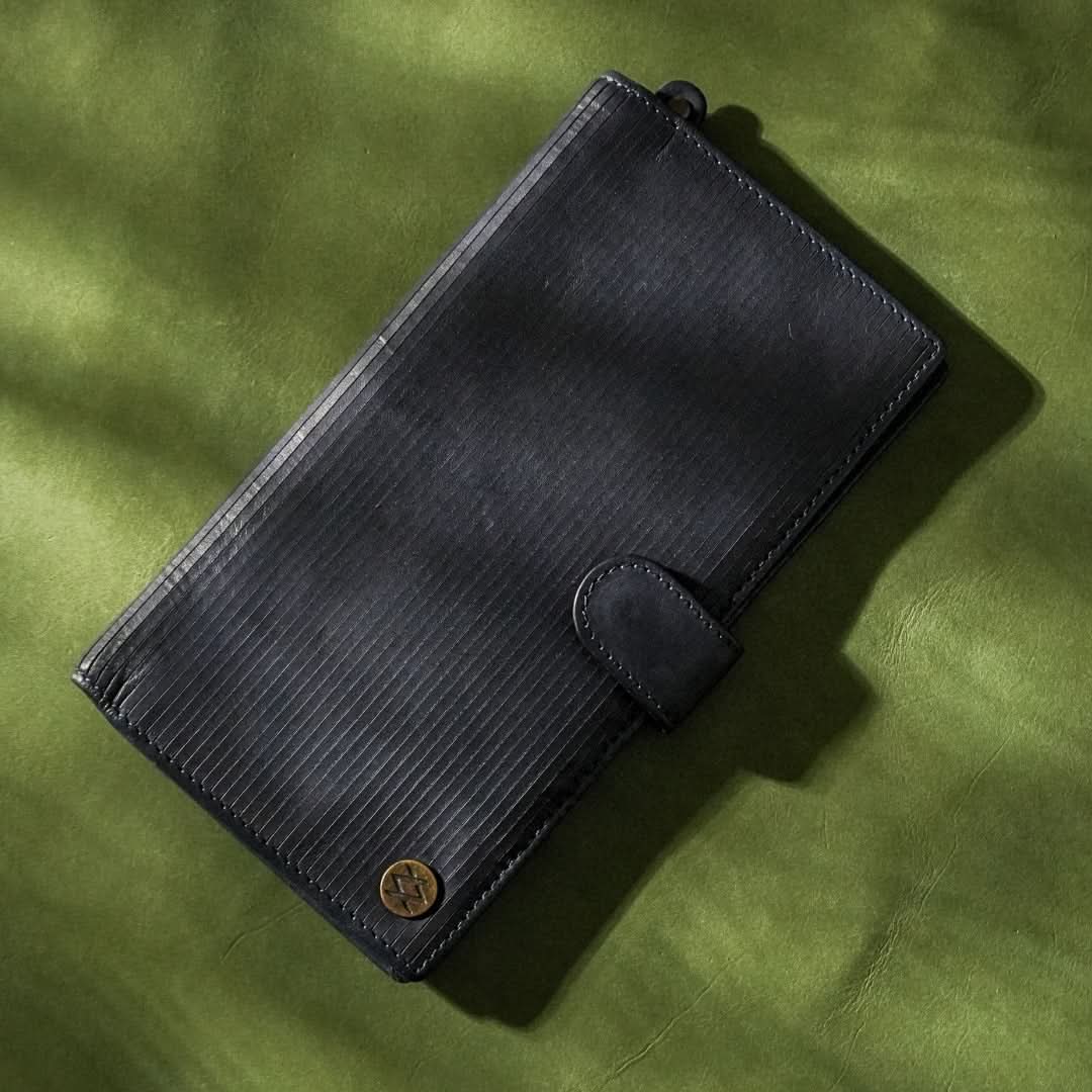 Lineage - Travel Wallet