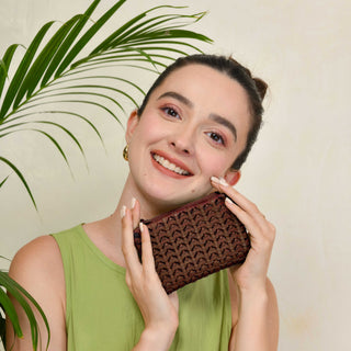 Levi - The Ladies Wallet -Dark Brown