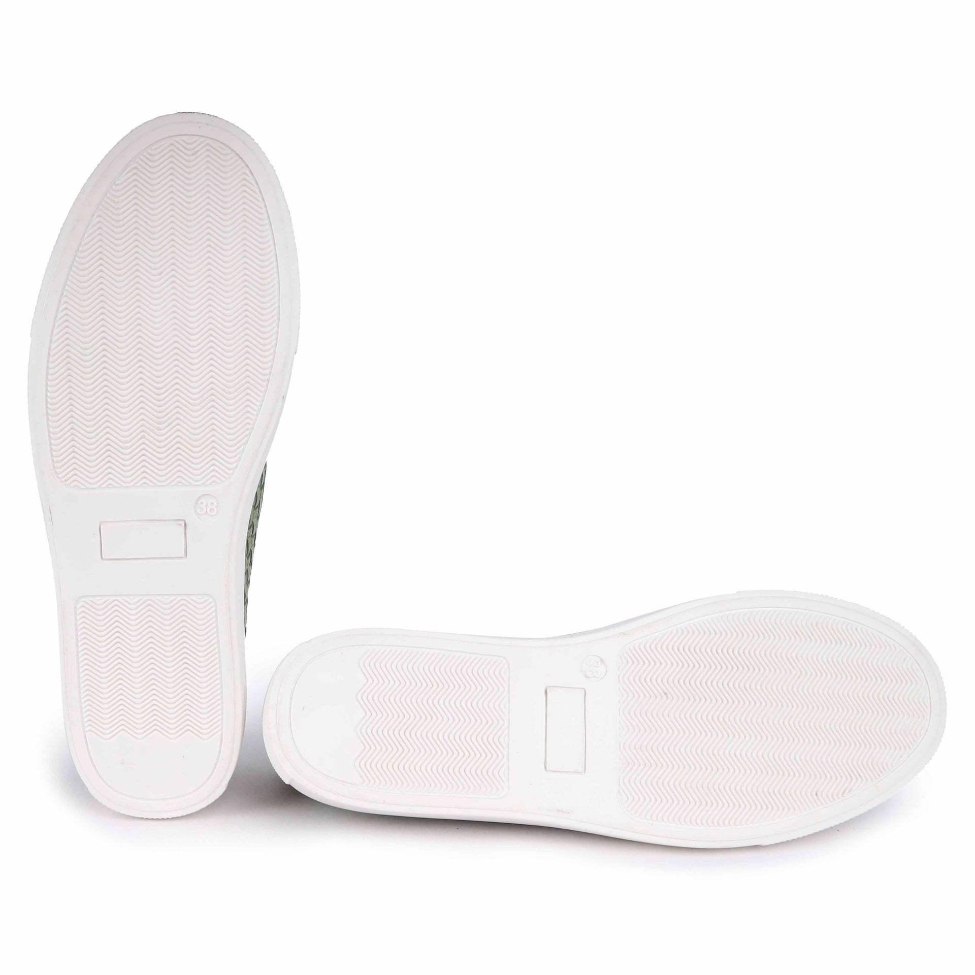 Evana - The Sneaker