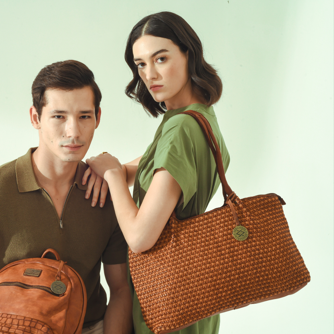 Itzel - The Shopper
