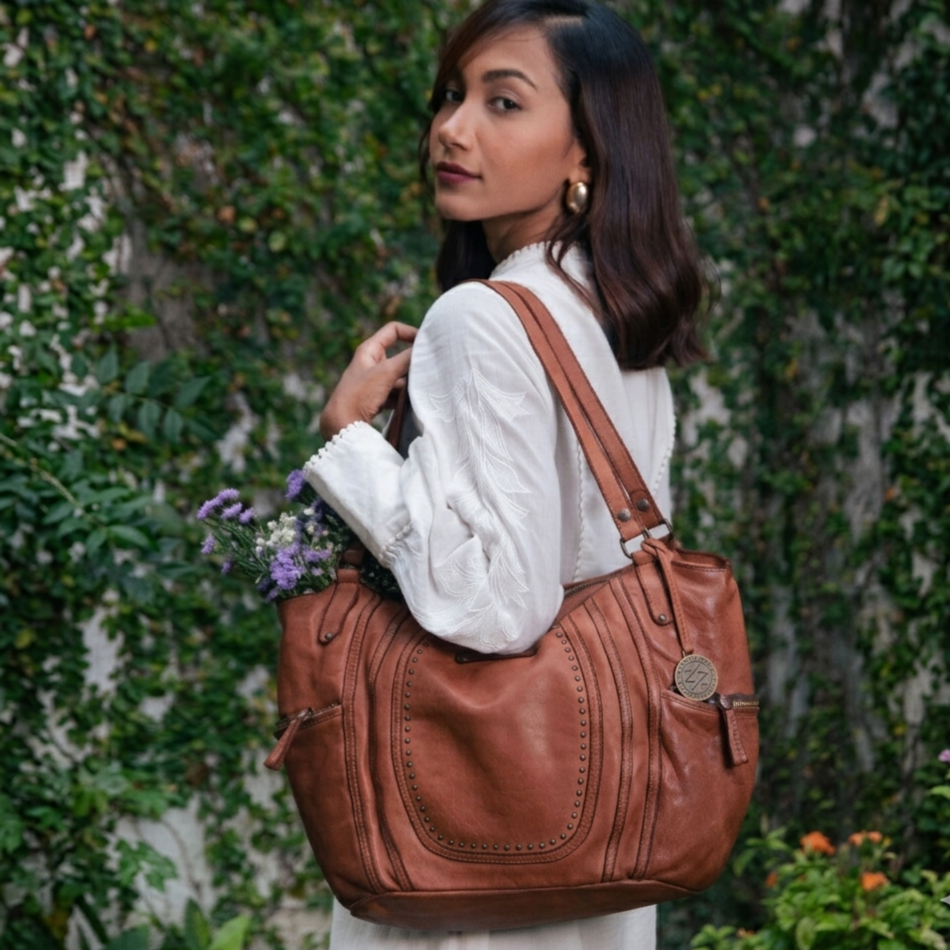 Lucy - The Handbag